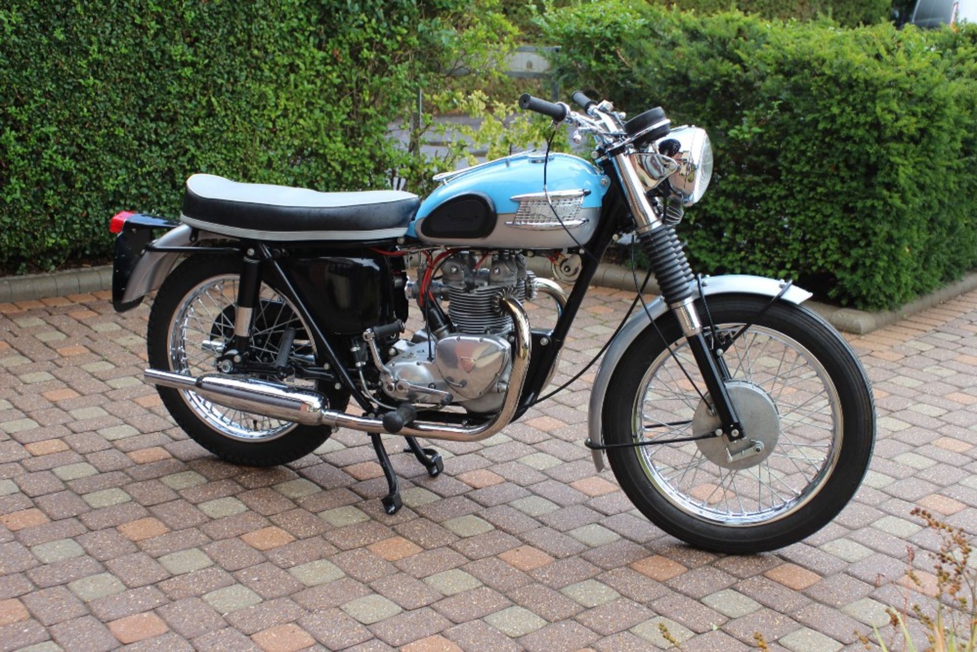 1966 TRIUMPH T100 / 5TA        Registration Number: ADM 674A     Frame Number: TBA Recorded Mileage: - Image 2 of 3