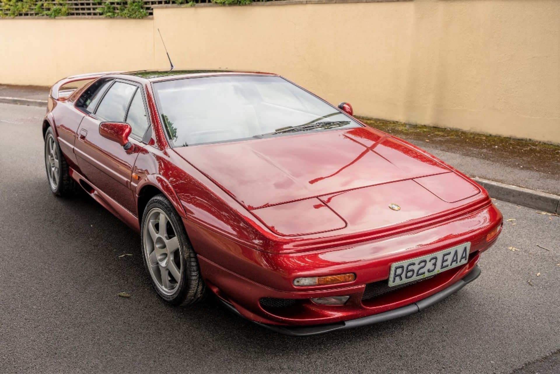 1997 LOTUS ESPRIT V8 Registration Number: R623 EAA                           Chassis Number: - Image 2 of 23