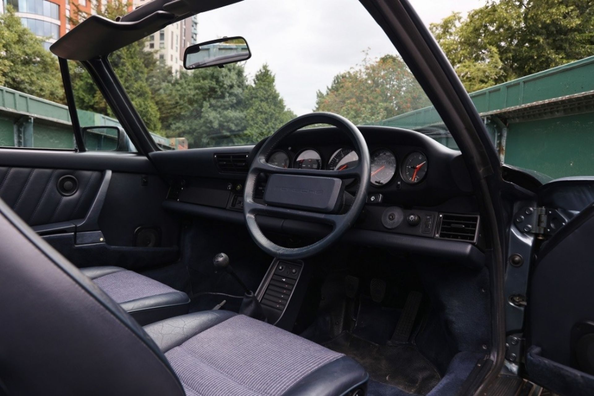 1987 PORSCHE 911 3.2 TARGA Registration Number: D306 GYE          Chassis Number: WPOZZZ91ZHS140584 - Image 19 of 34