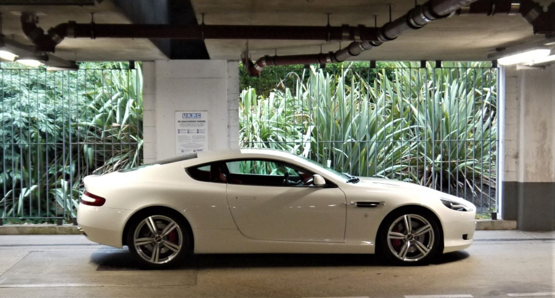 2007 ASTON-MARTIN DB9 COUPE (LHD) Registration: UK Registered                 Chassis Number: - Image 22 of 33