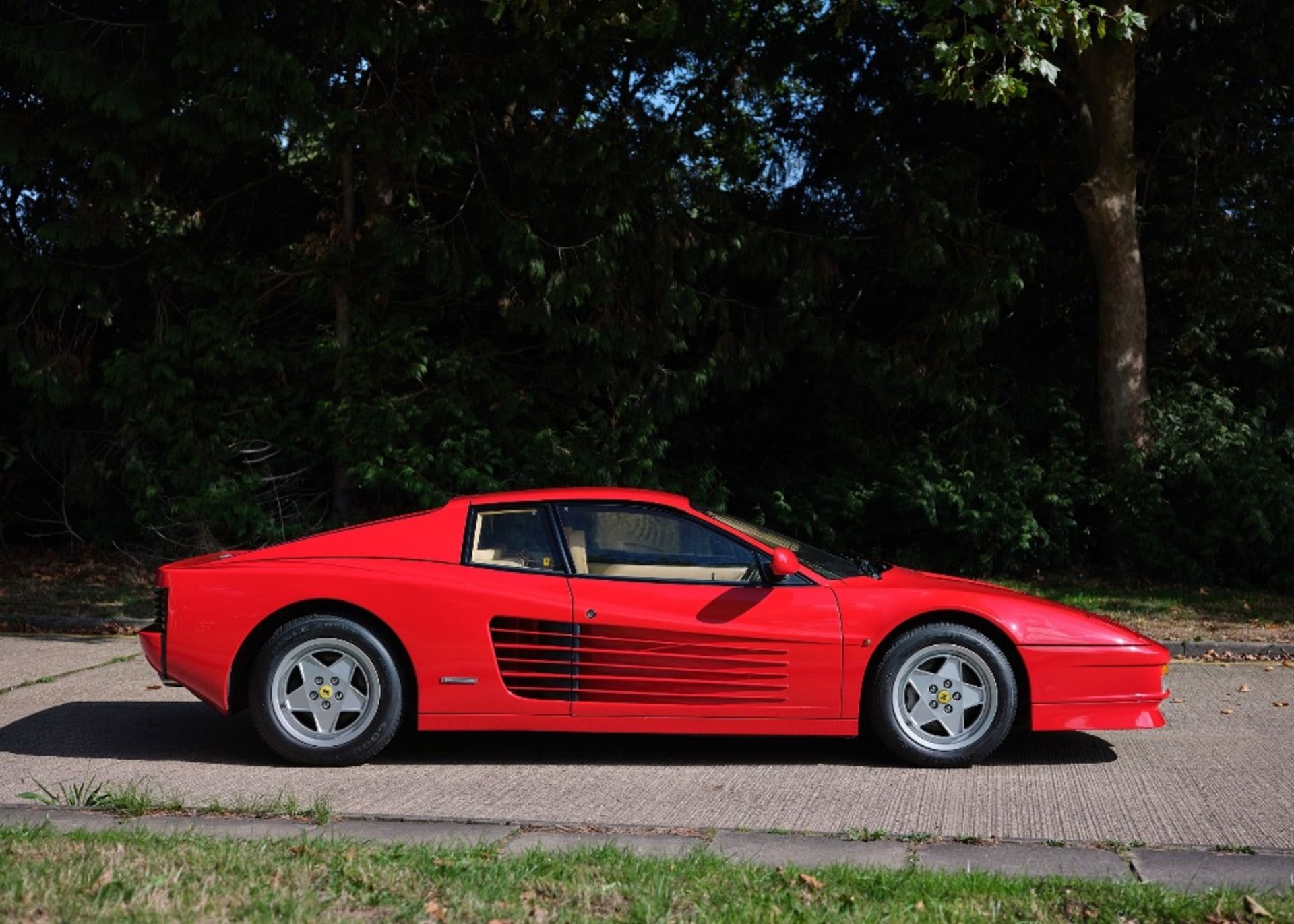 1989 FERRARI TESTAROSSA Registration Number: G441 WPN Chassis Number: ZFFAA17C000082817 Recorded - Image 7 of 59