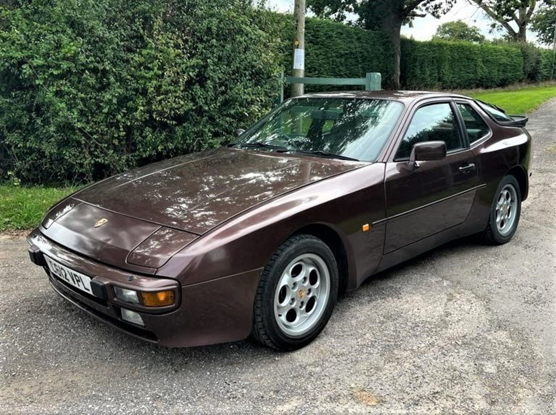 1985 PORSCHE 944 COUPE Registration Number: C612 VPL Chassis Number:  WPOZZZ94ZGN401398 Recorded