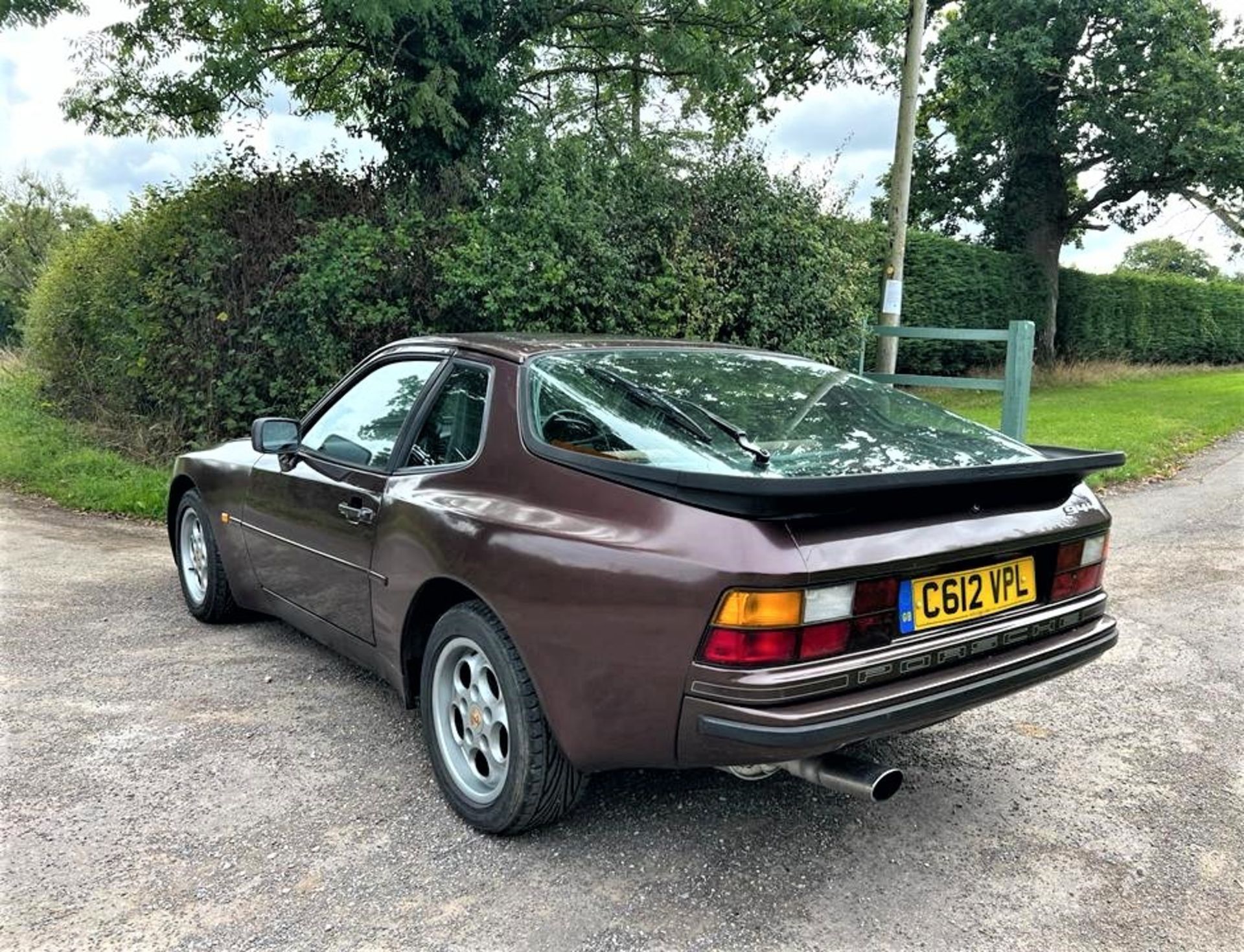 1985 PORSCHE 944 COUPE Registration Number: C612 VPL Chassis Number:  WPOZZZ94ZGN401398 Recorded - Image 10 of 21