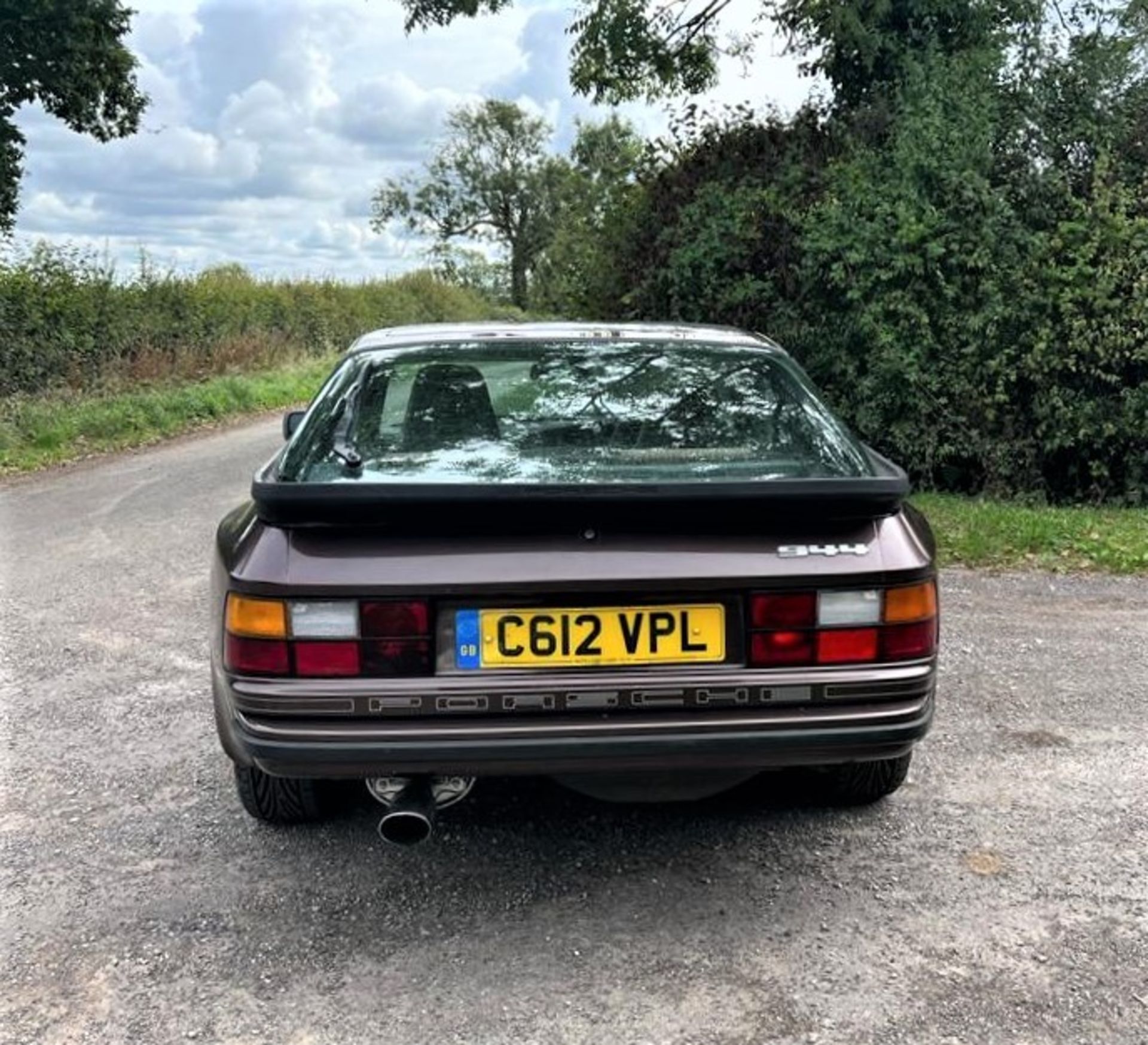 1985 PORSCHE 944 COUPE Registration Number: C612 VPL Chassis Number:  WPOZZZ94ZGN401398 Recorded - Image 11 of 21