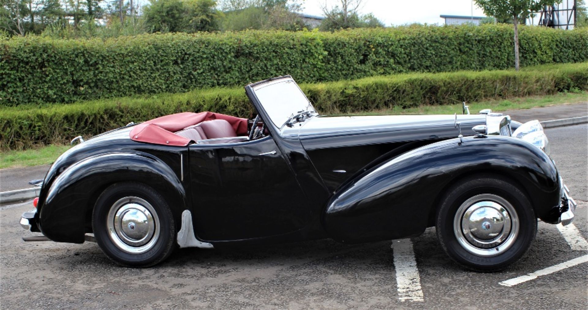 1946 TRIUMPH ROADSTER Registration Number: NJO 765 Chassis Number: TRA 1283 Recorded Mileage: 6, - Image 4 of 15