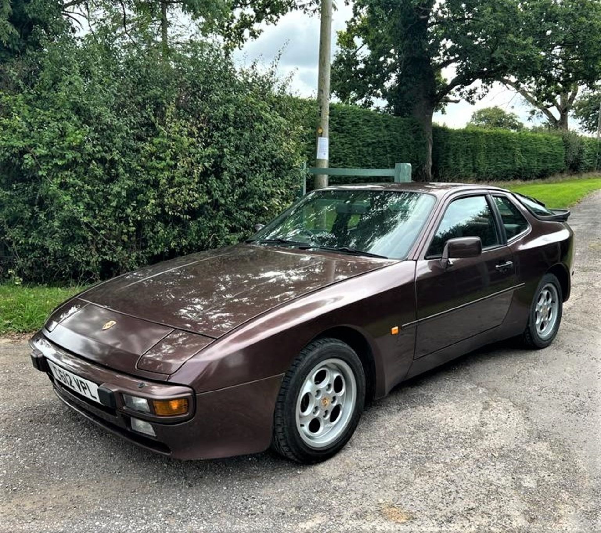 1985 PORSCHE 944 COUPE Registration Number: C612 VPL Chassis Number:  WPOZZZ94ZGN401398 Recorded - Image 2 of 21