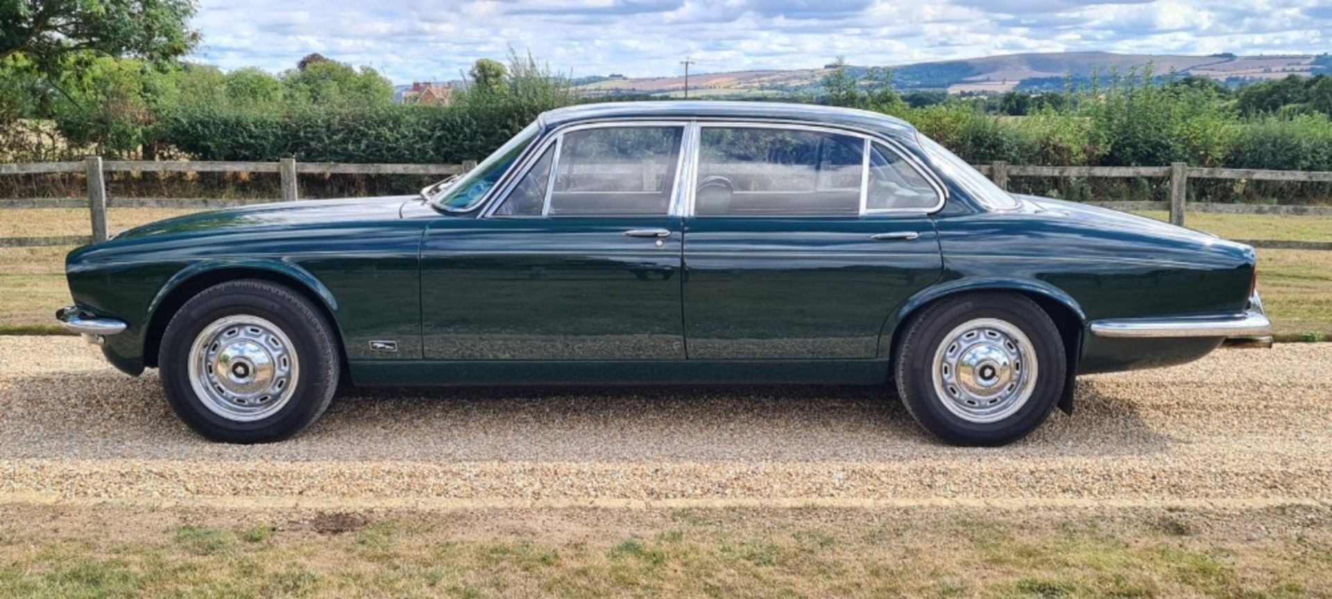 1974 JAGUAR XJ12L SALOON Registration Number: VPG 33M           Chassis Number: 2R.2342BW Recorded - Image 10 of 29