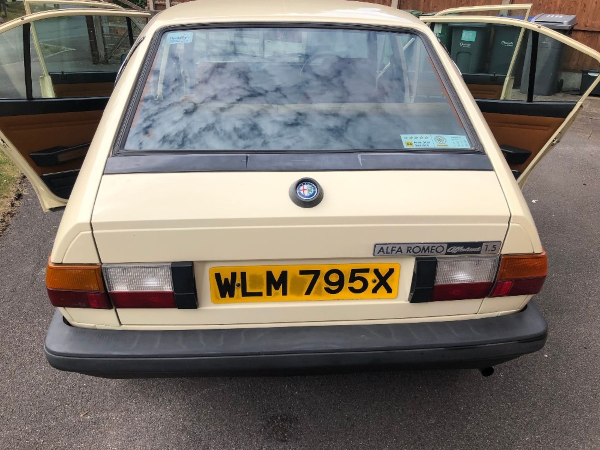 1982 ALFA-ROMEO ALFASUD SC SERIES 3 Chassis Number: ZAS901F40*05127100 Registration Number: WLM 795X - Image 4 of 11