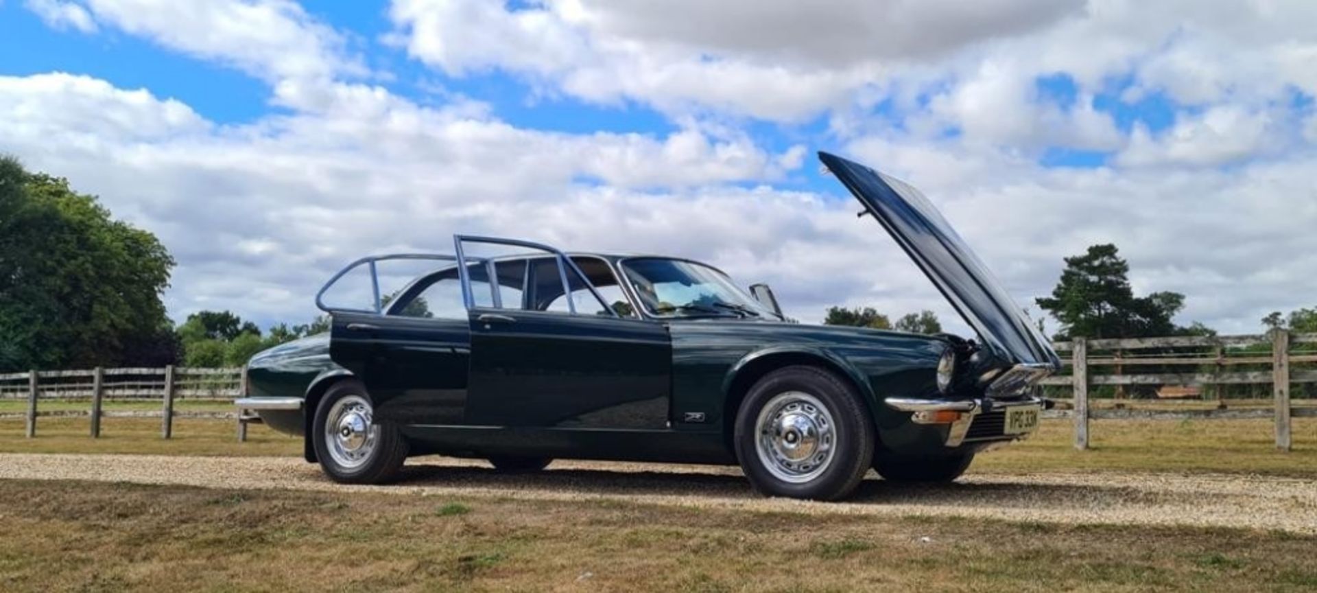 1974 JAGUAR XJ12L SALOON Registration Number: VPG 33M           Chassis Number: 2R.2342BW Recorded - Image 12 of 29