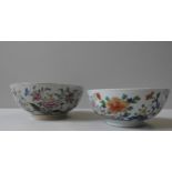 A 19TH CENTURY SAMSON WARE FRUIT BOWL AND A CHINESE FLORAL DECORATED BOWL, the Samson ware bowl with