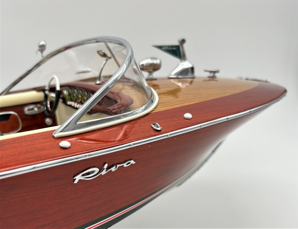 1:10 SCALE RIVA ARISTON MOTORBOAT BY KIADE Produced from 1950 to 1974, and fitted with a powerful - Image 7 of 8