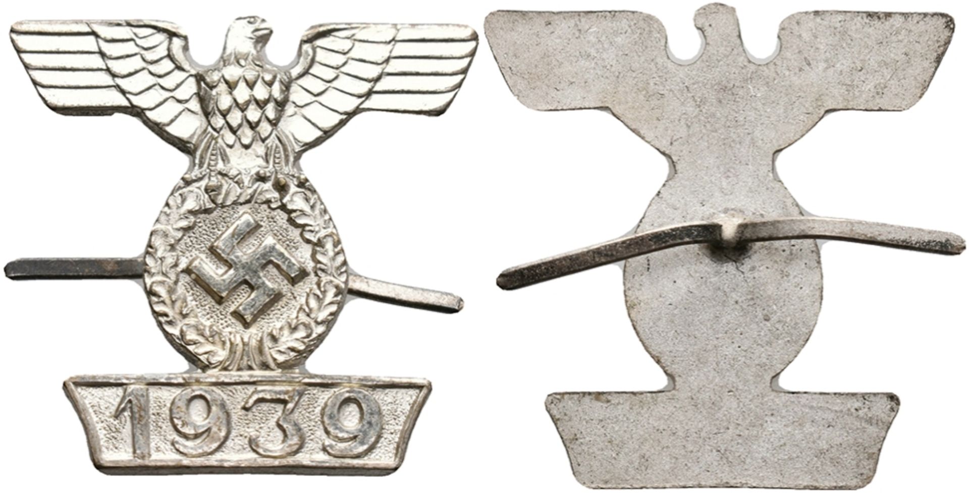 Wiederholungsspange 1939 zum Eisernen Kreuz 2. Klasse 1914, 1. Form, Buntmetall versilbert, Variante