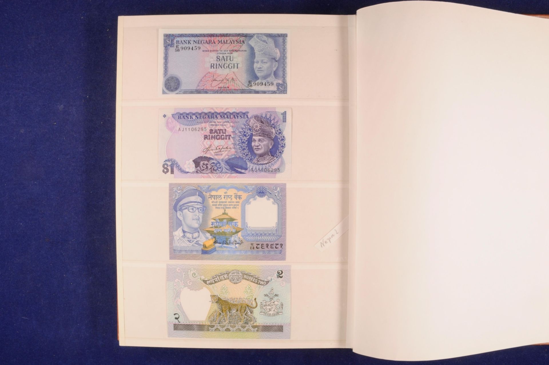 Sammlung Banknoten aus aller Welt in zwei Alben, 20. Jh. ,243 St., Argentina-Nepal und Malta-Indones - Bild 44 aus 44