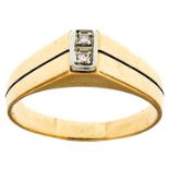 Diamant Ring, 750 Gelbgold, 4,24g, zwei natürlichen Diamanten in Brillanten-Schliff von zus. 0,03 ct