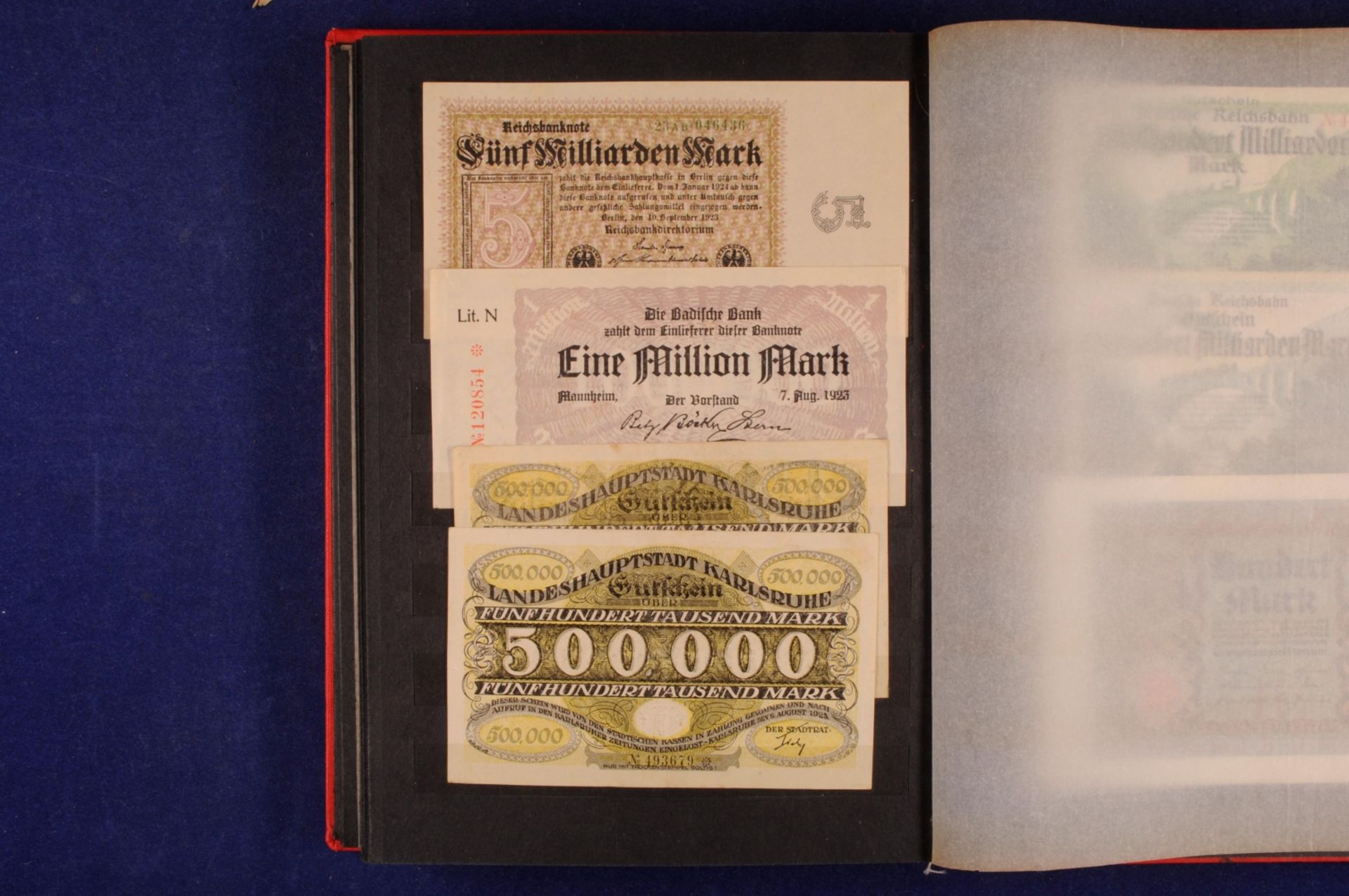 Deutschland, Album mit Banknoten und Notgeldscheinen 20 Jh. über 90 St., enthalten sind: Reichsbankn - Bild 3 aus 4