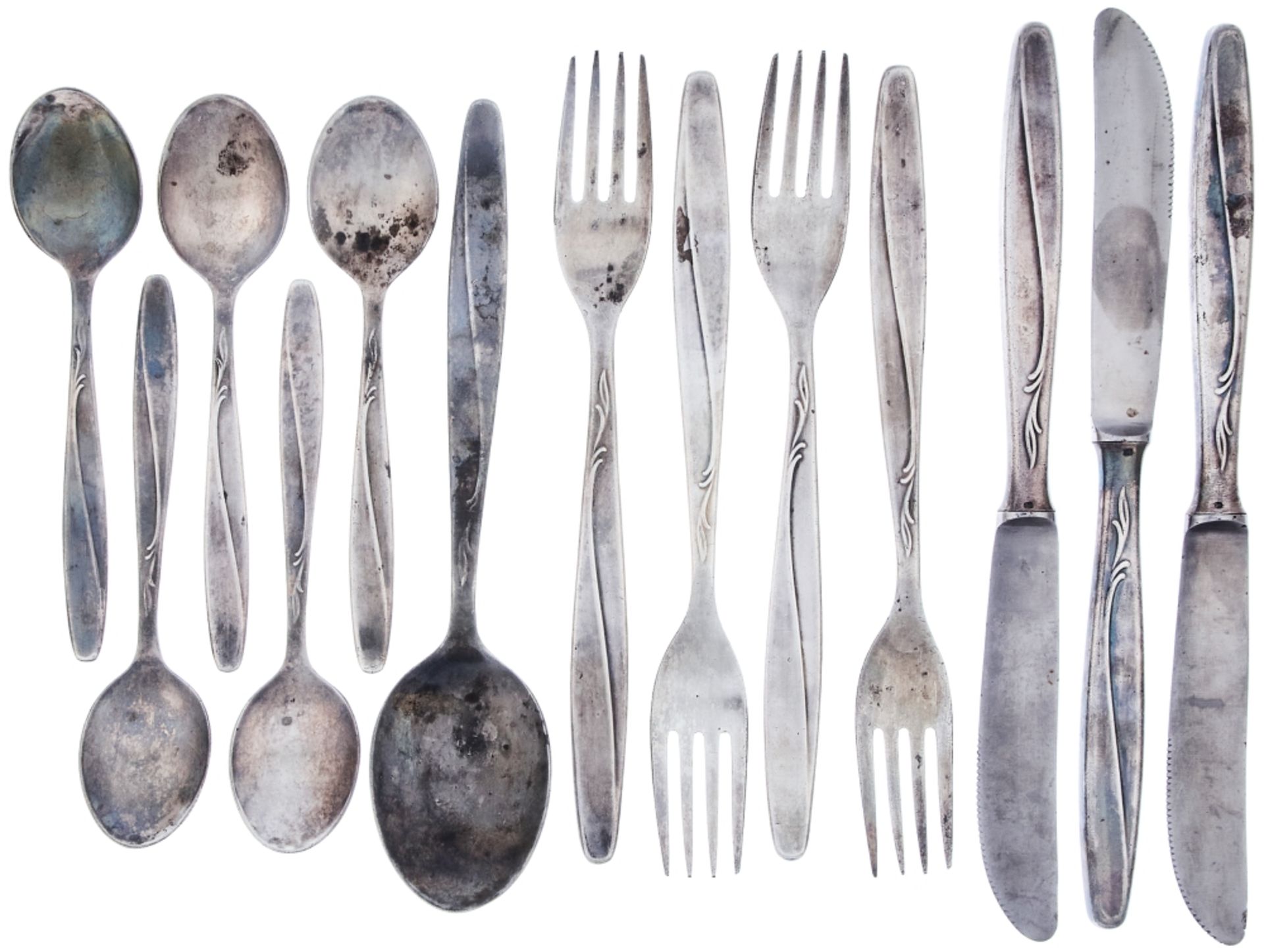 Mixed lot composed of four menu forks, three menu knives, a tablespoon and five coffee spoons with