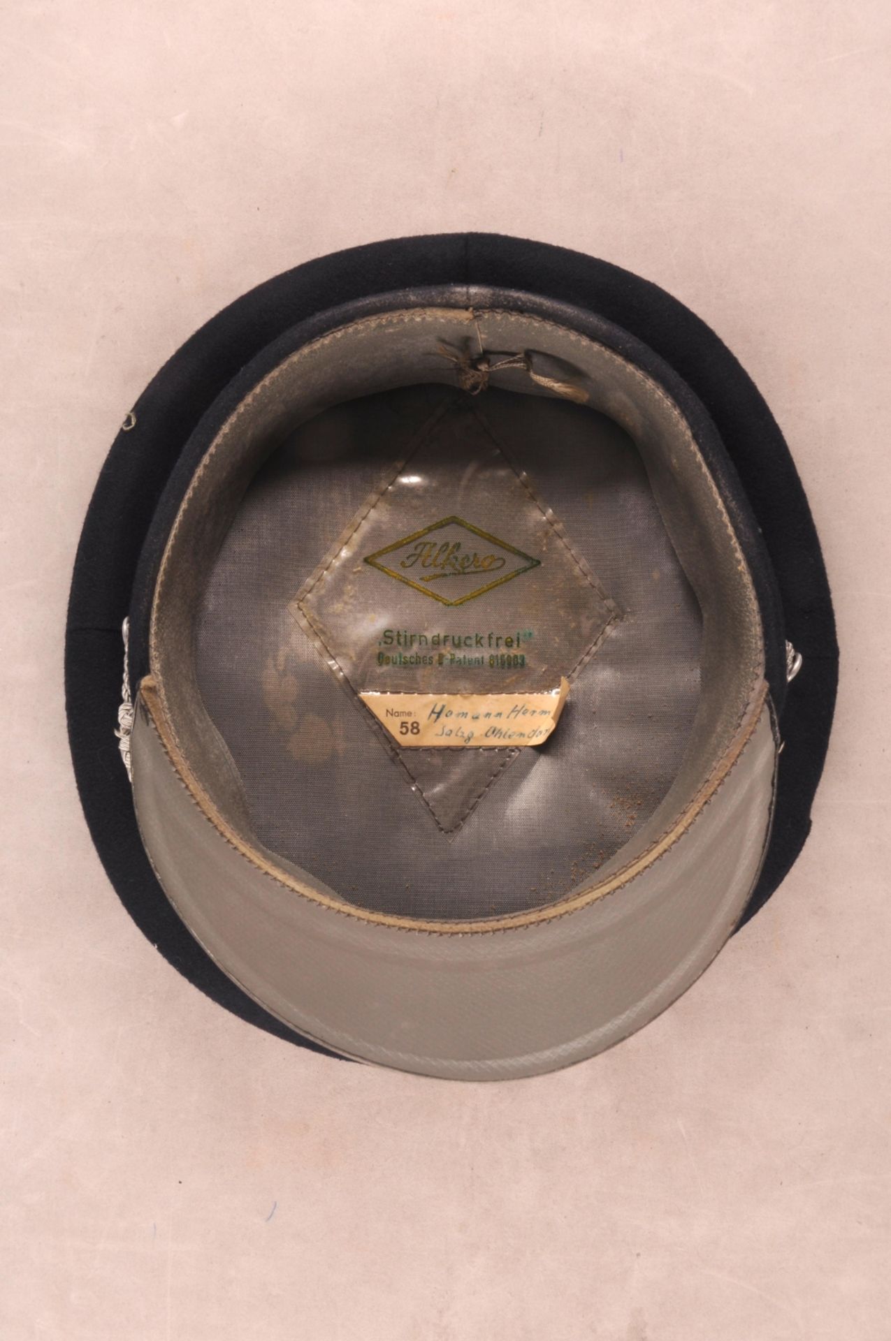 Fire-brigade / Police, estate with 13 x peaked cap, 4 x stem cap, 5 x helmet, 13 x uniforms / - Image 96 of 118