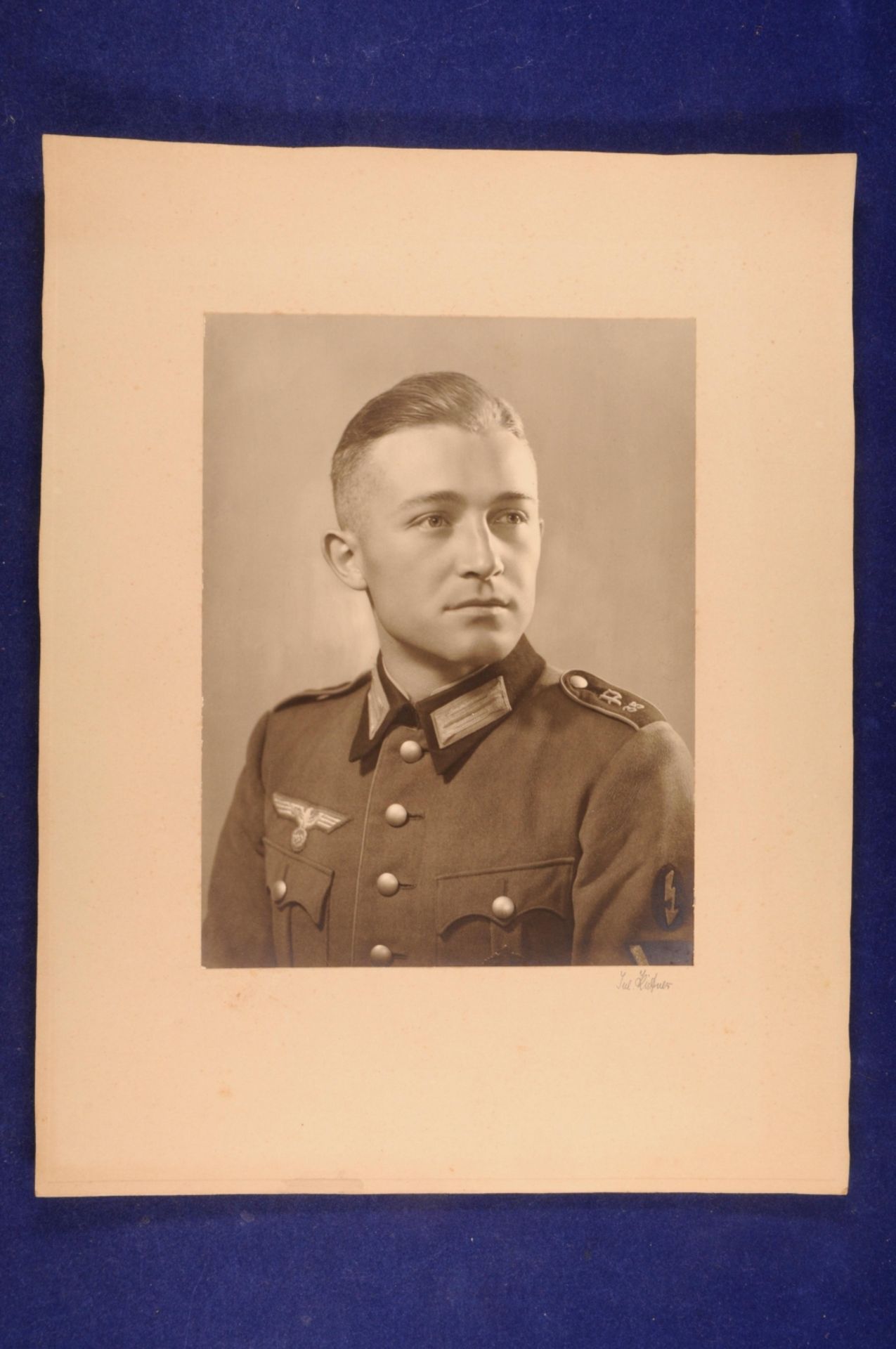 Fotoalbum Wehrmacht Heer mit über 130x Aufnahmen, dazu großformatige Porträtbilder und 2x Zeichnunge - Bild 4 aus 9