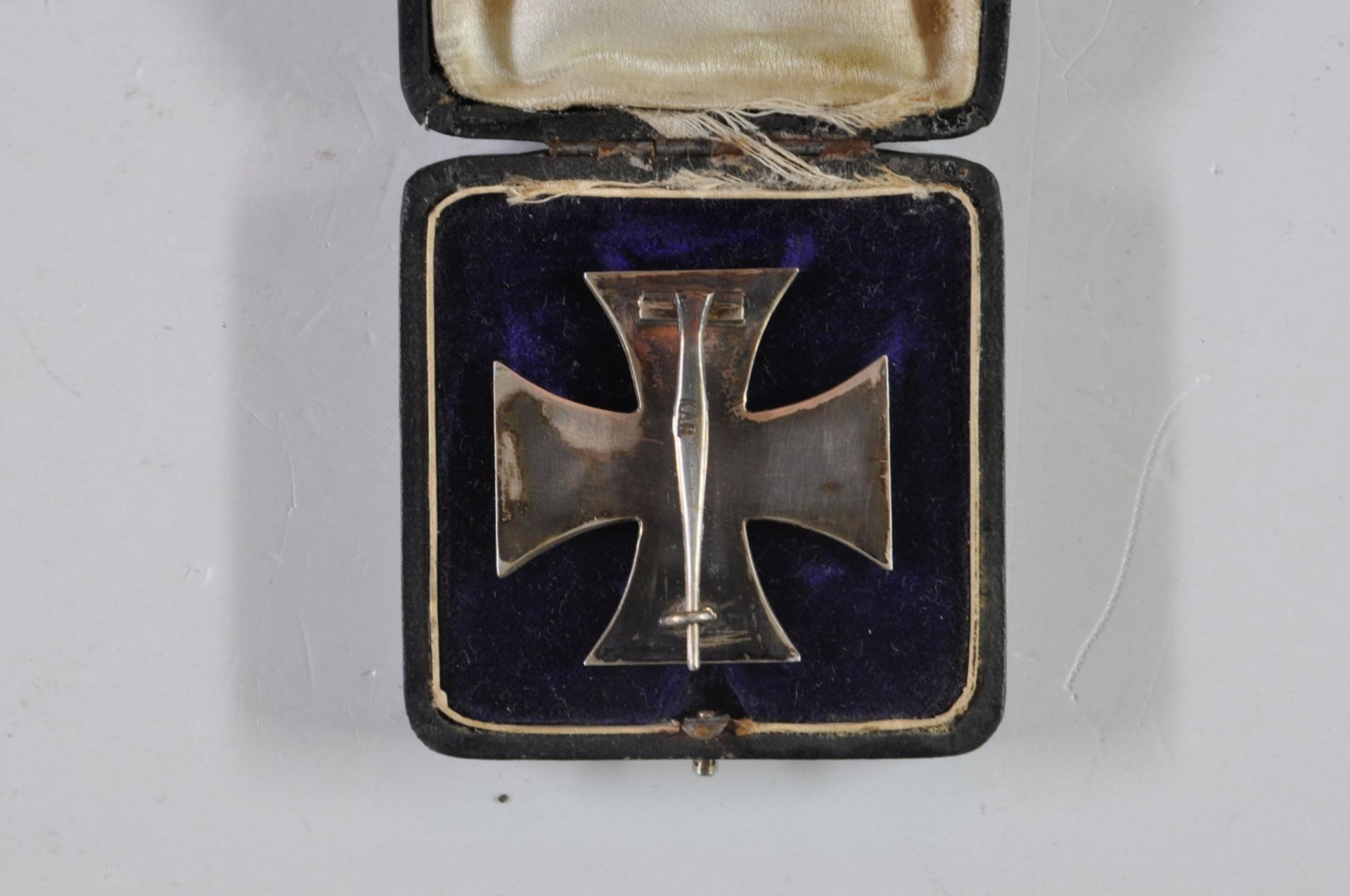 Prussia, Iron Cross 1914, 1. Class, flat form, on needle \\K. A. G. \\, in the black conferring case - Image 4 of 4