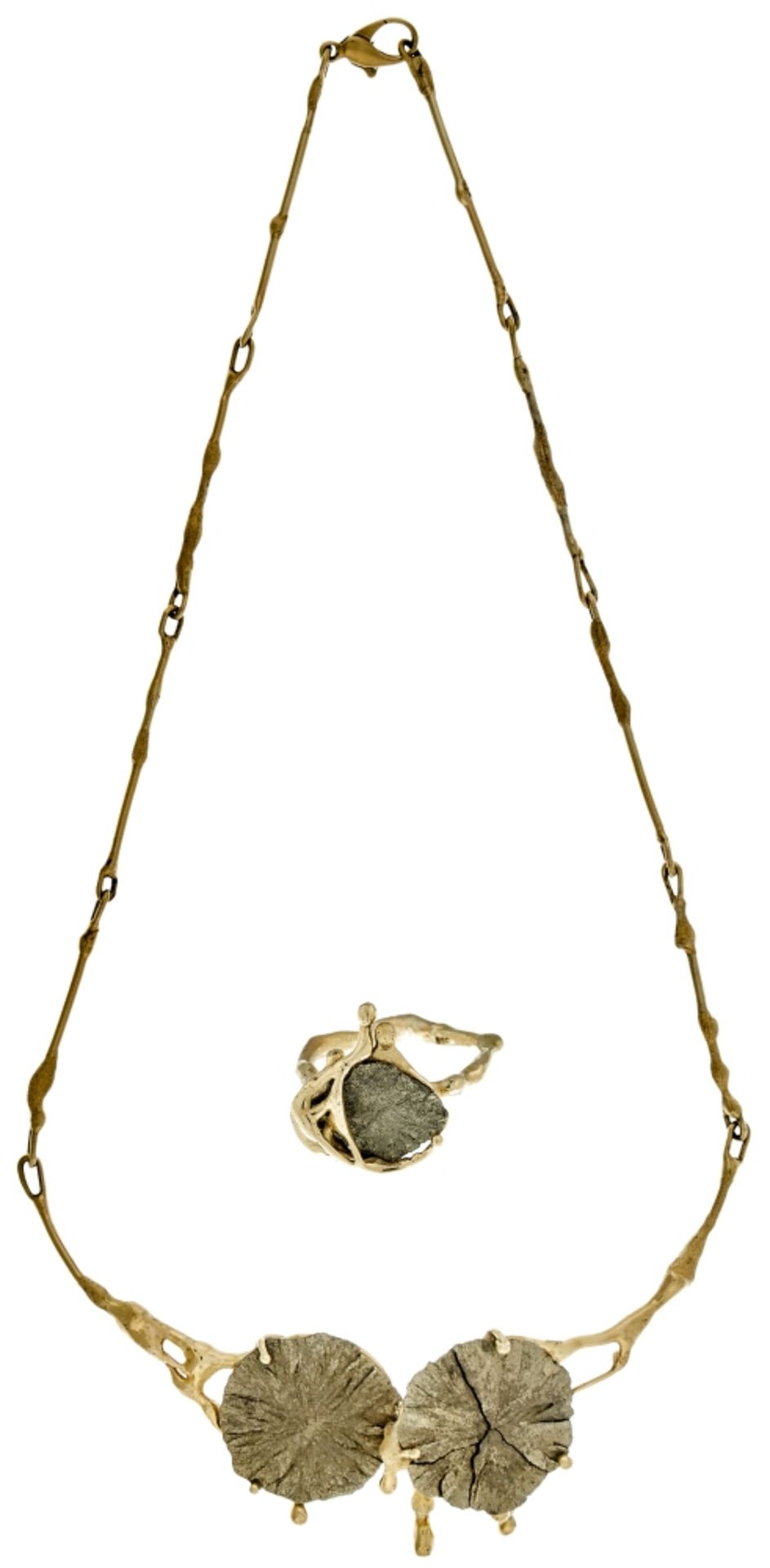 Extravaganter Set aus Collier und Ring mit Pyritsonne, 585 Gold, gestempelt; Maße des Colliers (17,5