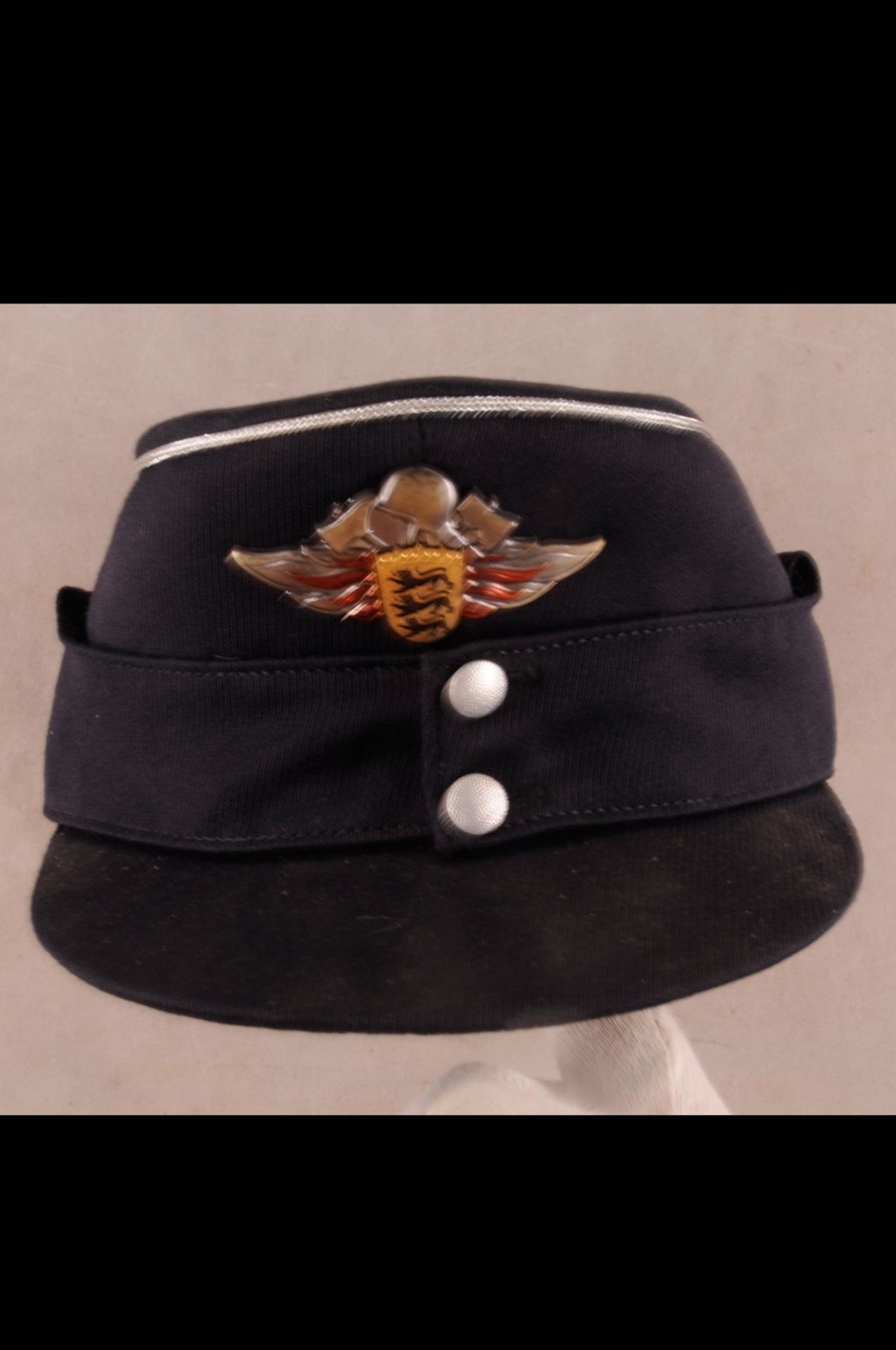 Fire-brigade / Police, estate with 13 x peaked cap, 4 x stem cap, 5 x helmet, 13 x uniforms / - Image 82 of 118