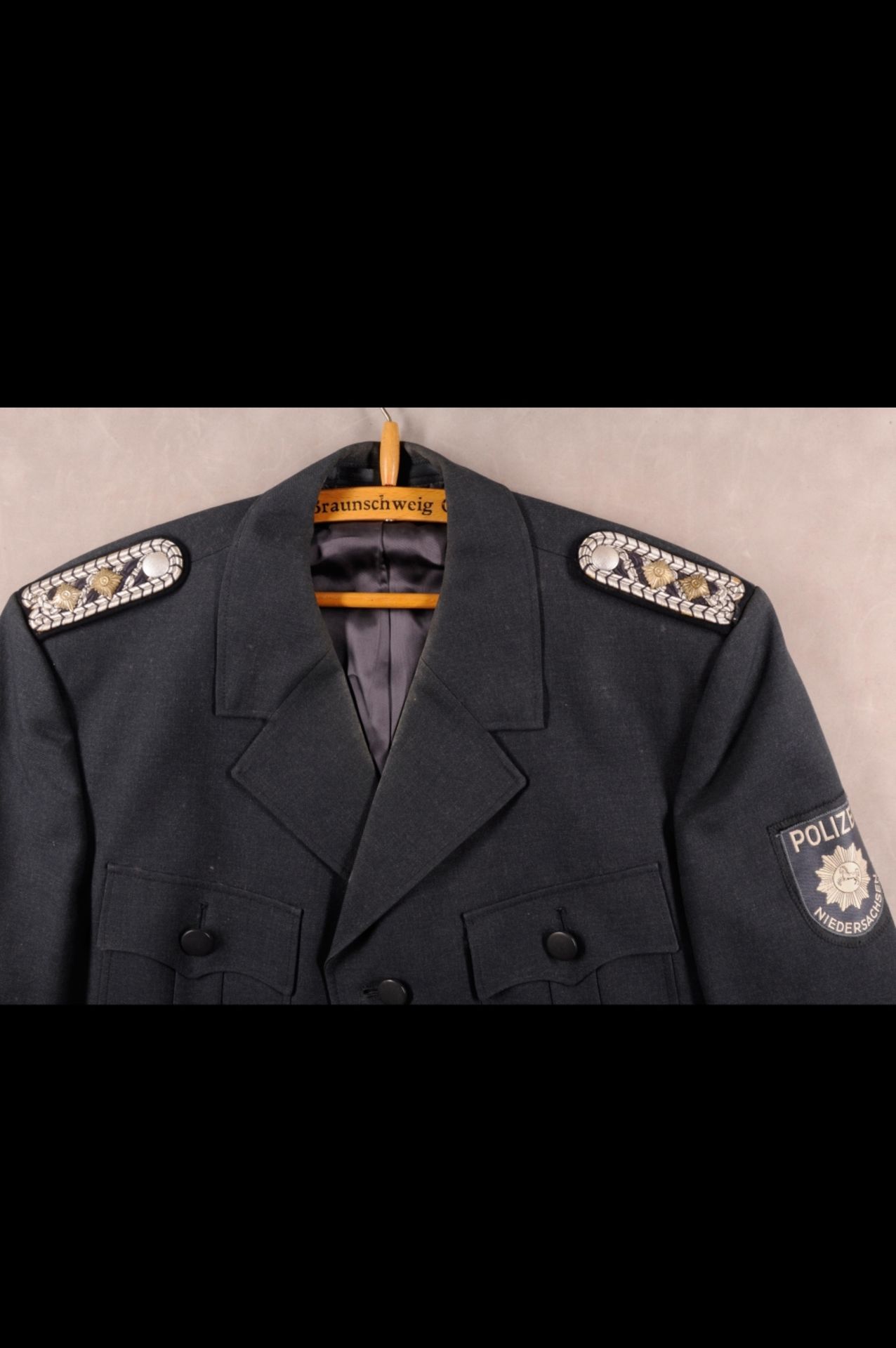 Fire-brigade / Police, estate with 13 x peaked cap, 4 x stem cap, 5 x helmet, 13 x uniforms / - Image 8 of 118