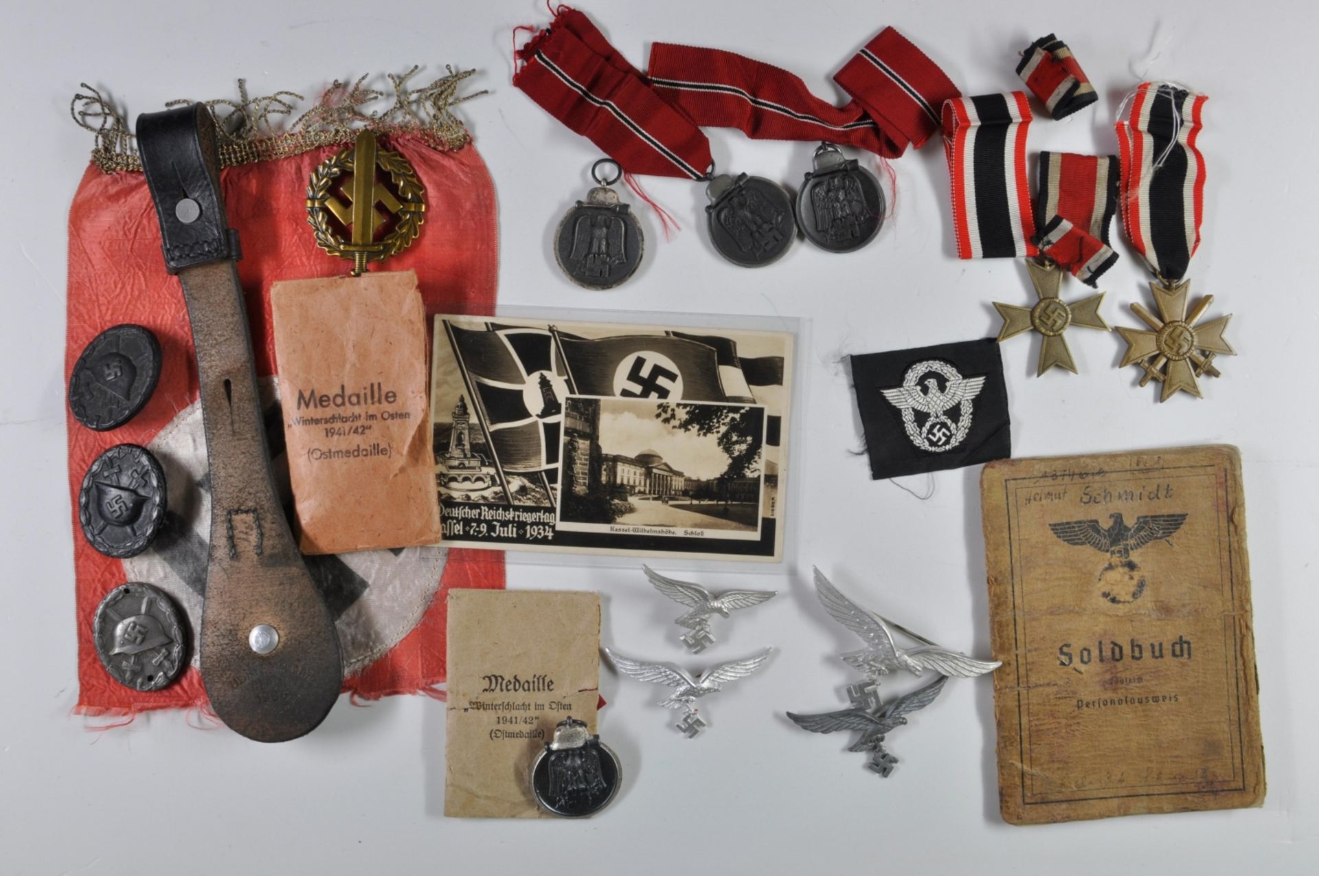 Mixed estate with 5 x east medal, War Merit Cross with swords, War Merit Cross, 3 x Purple Heart, SA