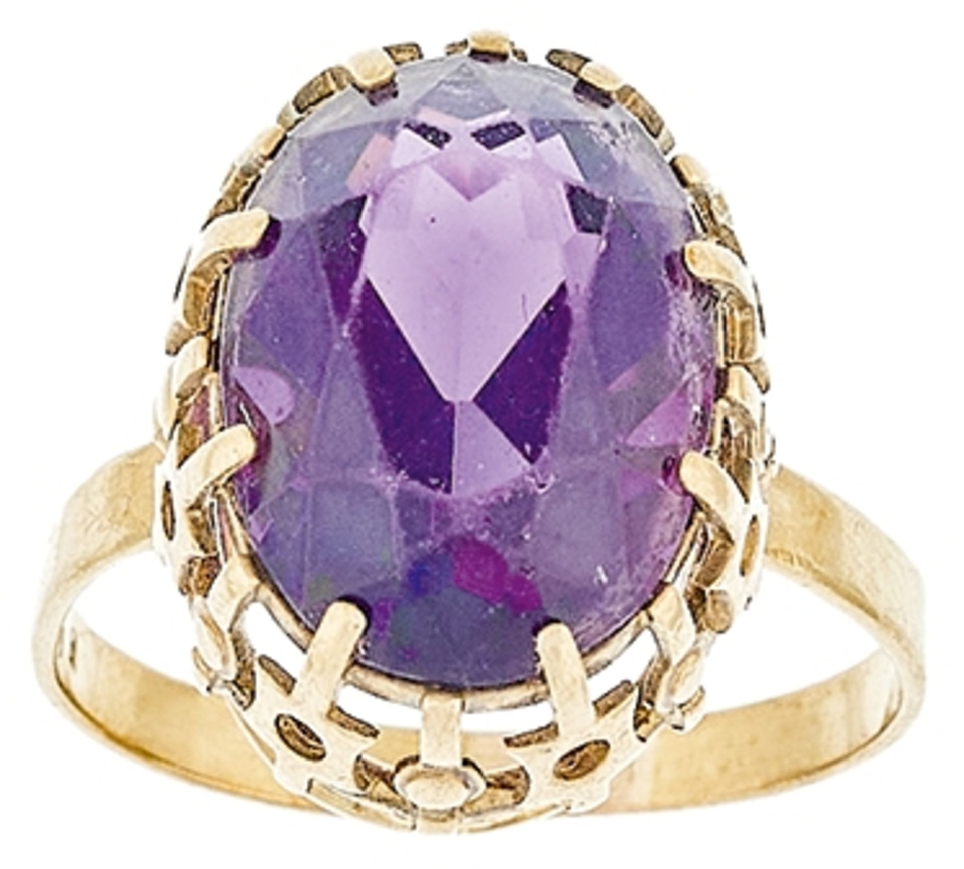 Opulently amethyst ring, Germany about 1950, 333 yellow gold used, further with masters hallmark \\
