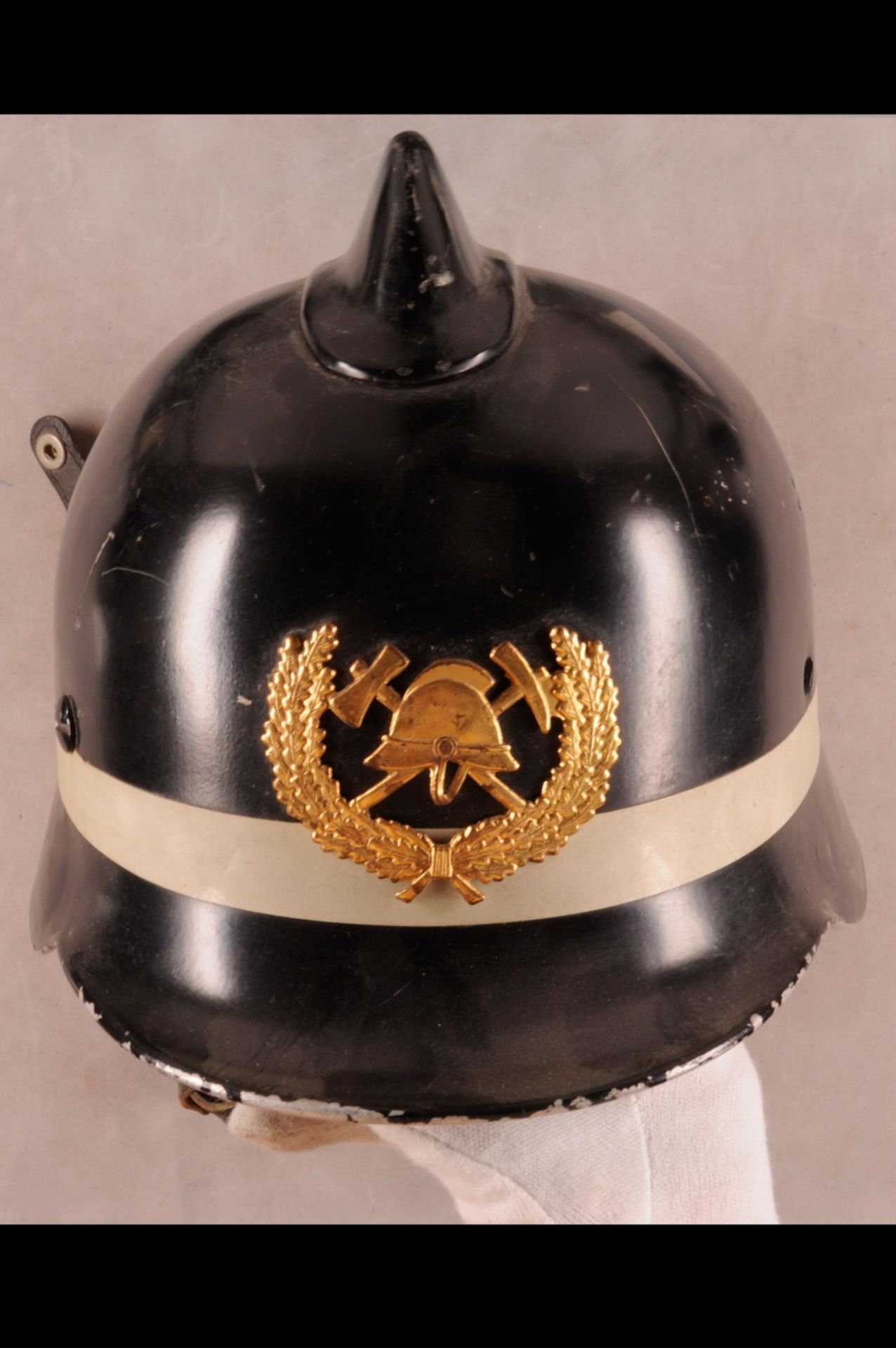 Fire-brigade / Police, estate with 13 x peaked cap, 4 x stem cap, 5 x helmet, 13 x uniforms / - Image 56 of 118