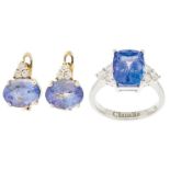 Magnificenter tanzanite Set from ring and earrings: women ring, 750 WG set with natural tanzanite in