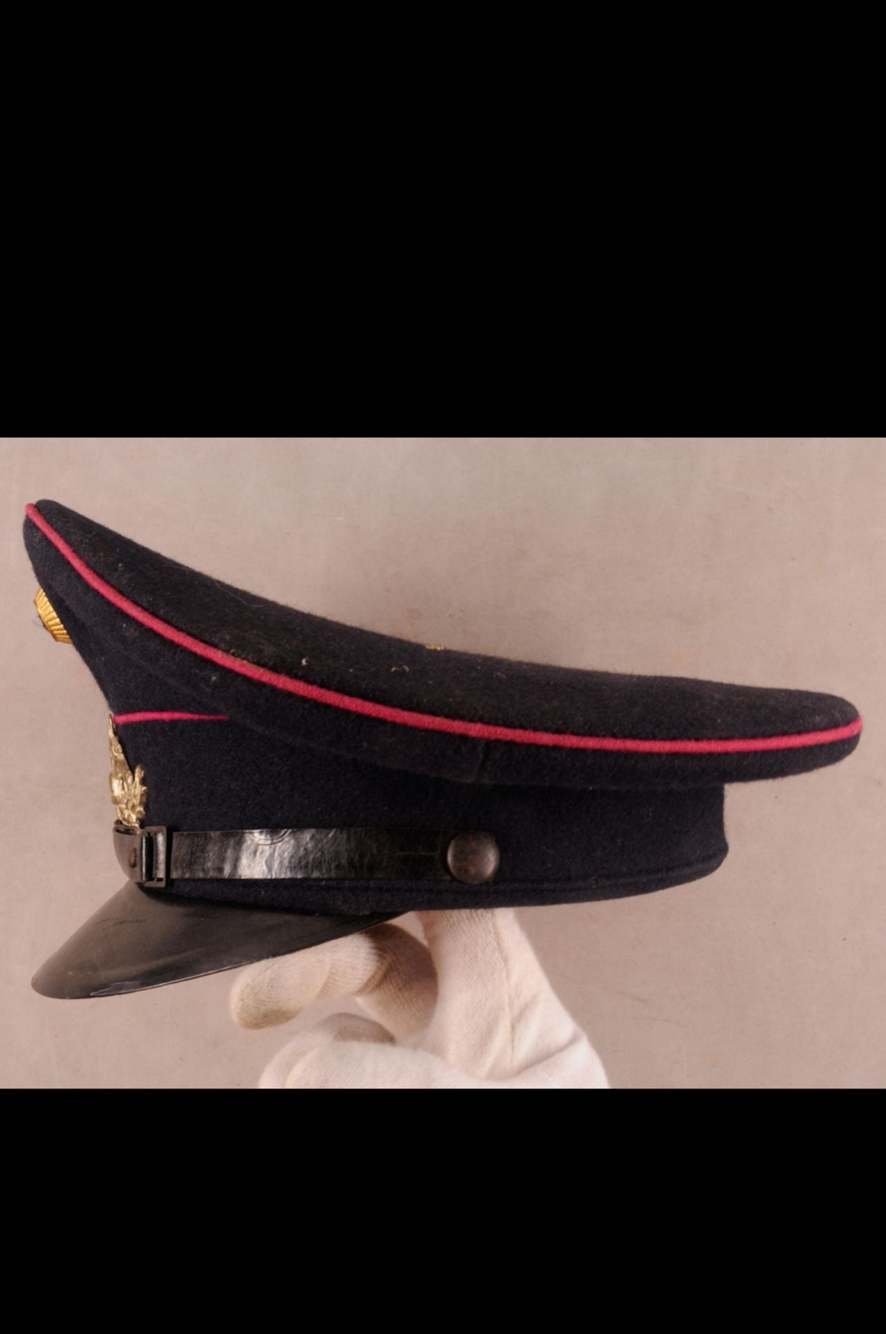 Fire-brigade / Police, estate with 13 x peaked cap, 4 x stem cap, 5 x helmet, 13 x uniforms / - Image 110 of 118