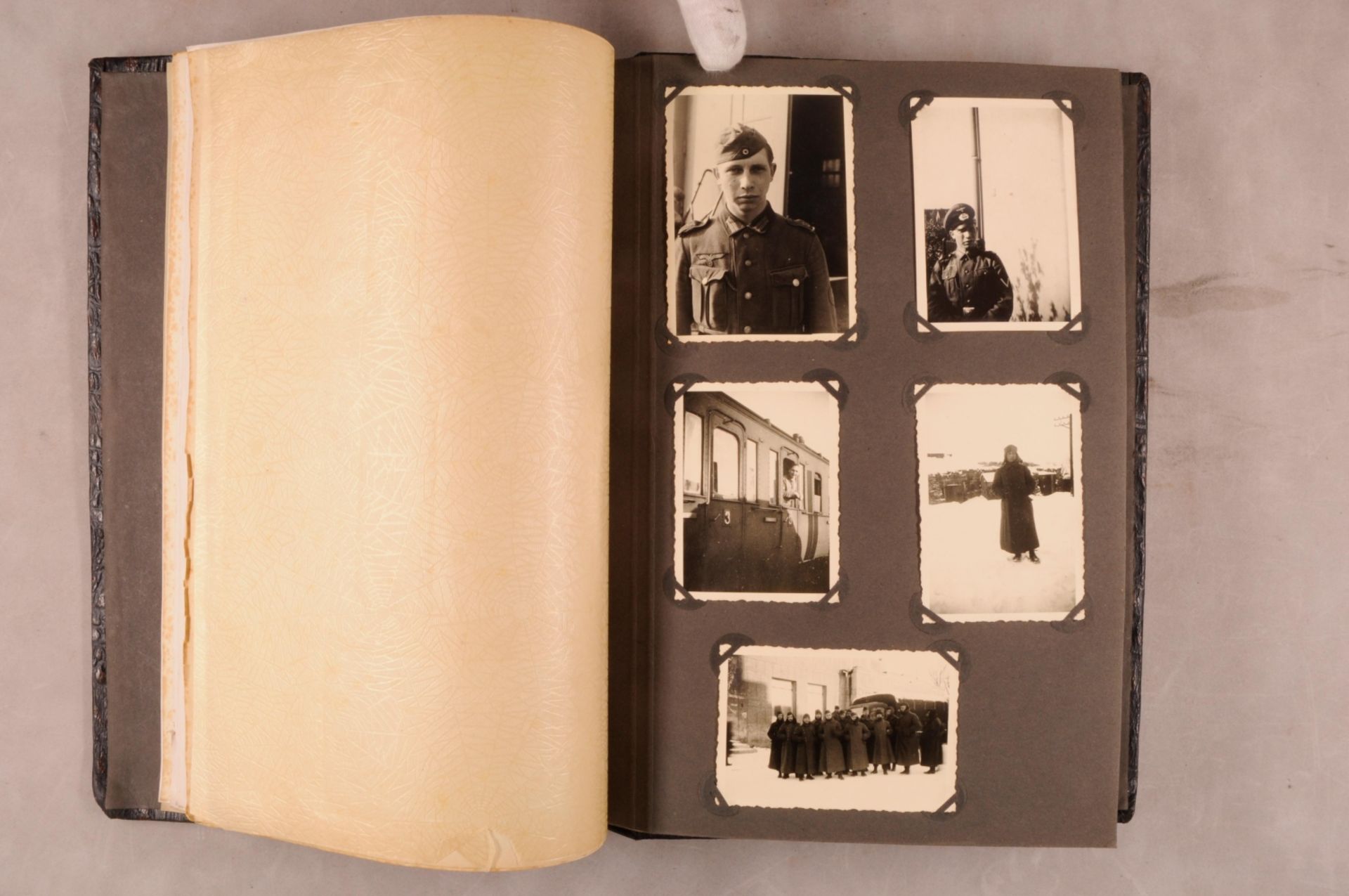2x Fotoalbum eine Angehörigen der Wehrmacht Heer mit über 120x Aufnahmen, mit eingebundenen Heft \We - Bild 5 aus 5