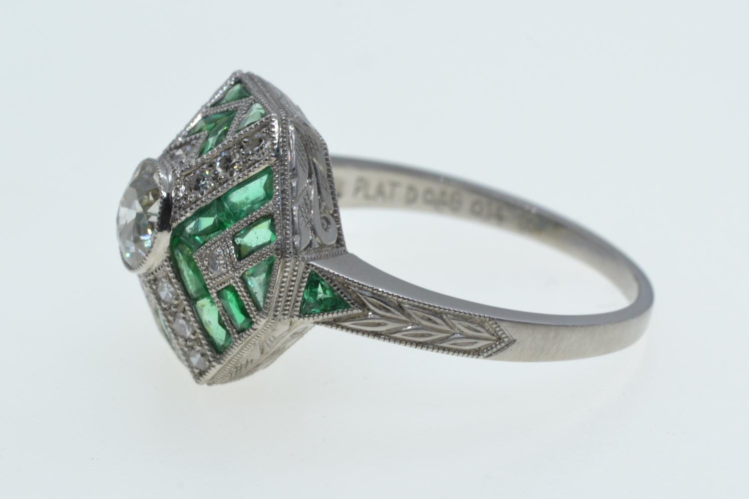 Platinum, diamond & emerald Art Deco style ring, size N, 5.43 grams  - Image 2 of 3