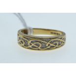 9ct gold & diamond Celtic design ring, size P, 3.6 grams