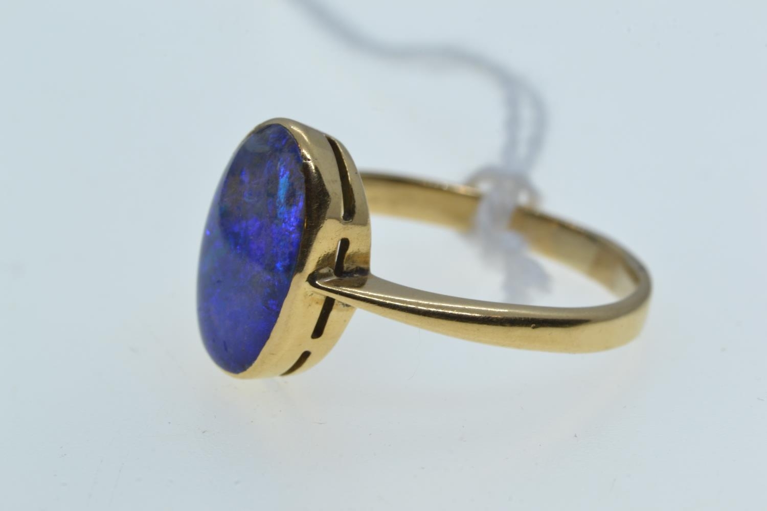 Gold & black opal doublet ring, gold mark rubbed but tests positive for 18ct gold, size Q, 3.73 gram - Image 2 of 3