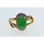 18ct gold, jade & diamond ring, size O, 4.86 grams