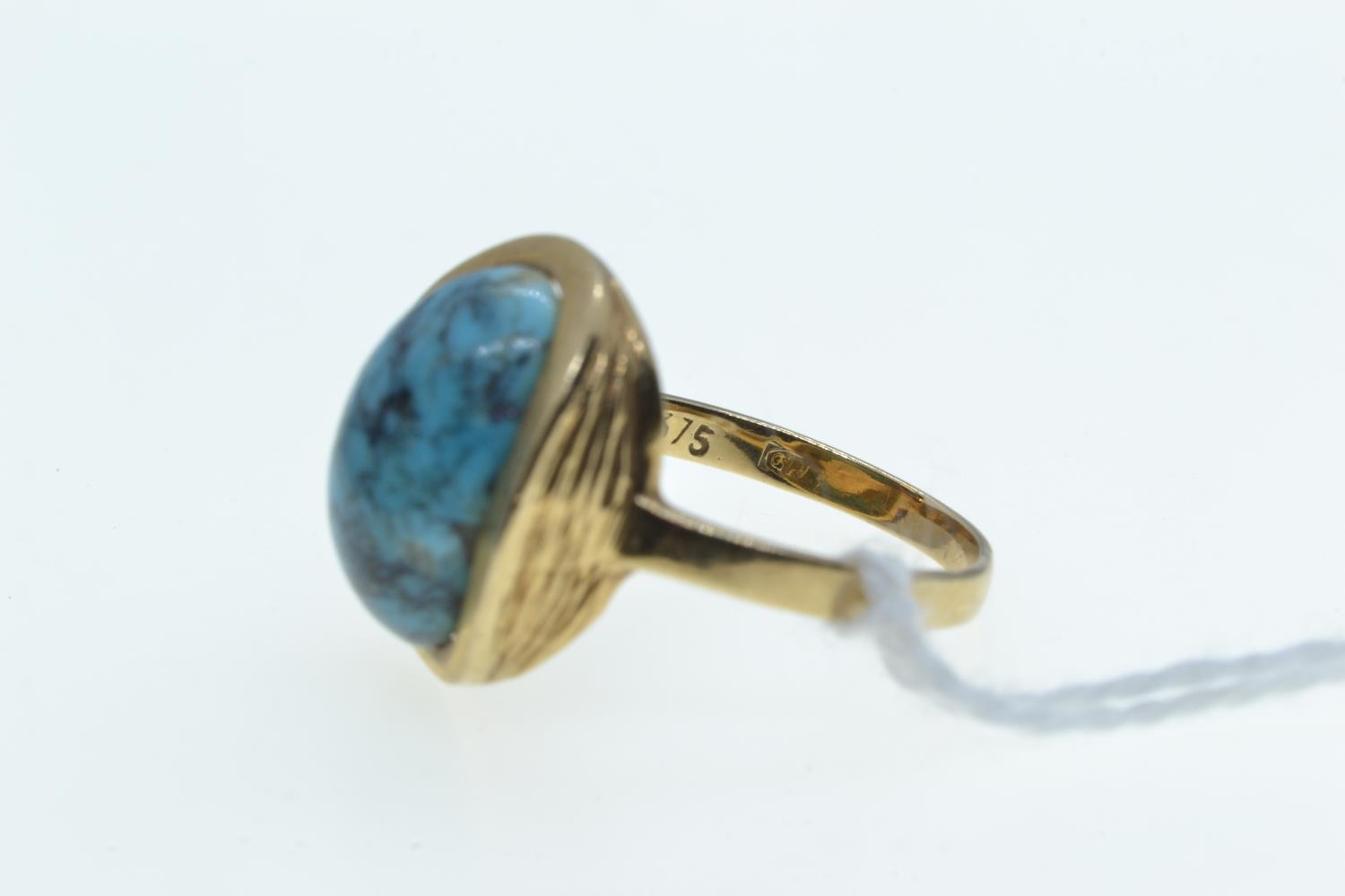 9ct gold & turquoise stone ring, size N1/2, 3.71 grams  - Image 3 of 3