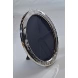 Oval silver photo frame, maker RC, Sheffield 1988, height 16.5cm