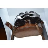 Military binoculars with leather case (no makers mark present)