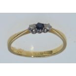 18ct gold, platinum, sapphire & diamond ring, size P1/2, 2.33 grams