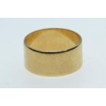 9ct gold wide band ring, size Q1/2, 5.4 grams