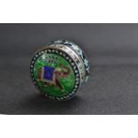 999 silver & enamel pill pot, the cover decorated with an elephant, diameter 4.6mm, 29.88 grams, som