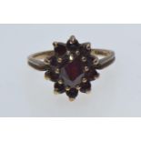 9ct gold & garnet cluster ring, size O, 3.4 grams