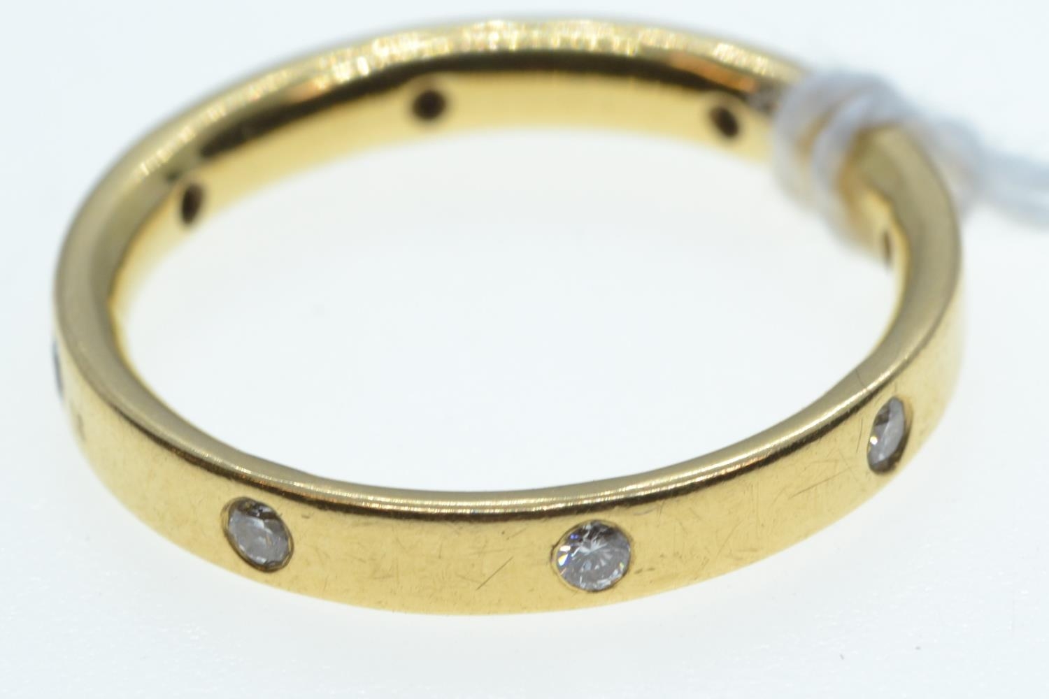 Yellow metal & diamond band ring, tests positive for 22ct gold, size O, 3.8 grams  - Image 3 of 3