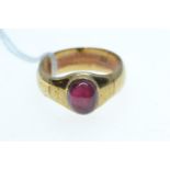 9ct gold & red stone ring, size U, 8.03 grams