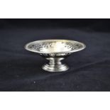 Small silver pierced rimmed footed dish, maker Mappin & Webb Ltd, Sheffield 1915, diameter 9.5cm, he