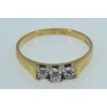 18ct gold & three stone diamond ring, size O, 2.8 grams