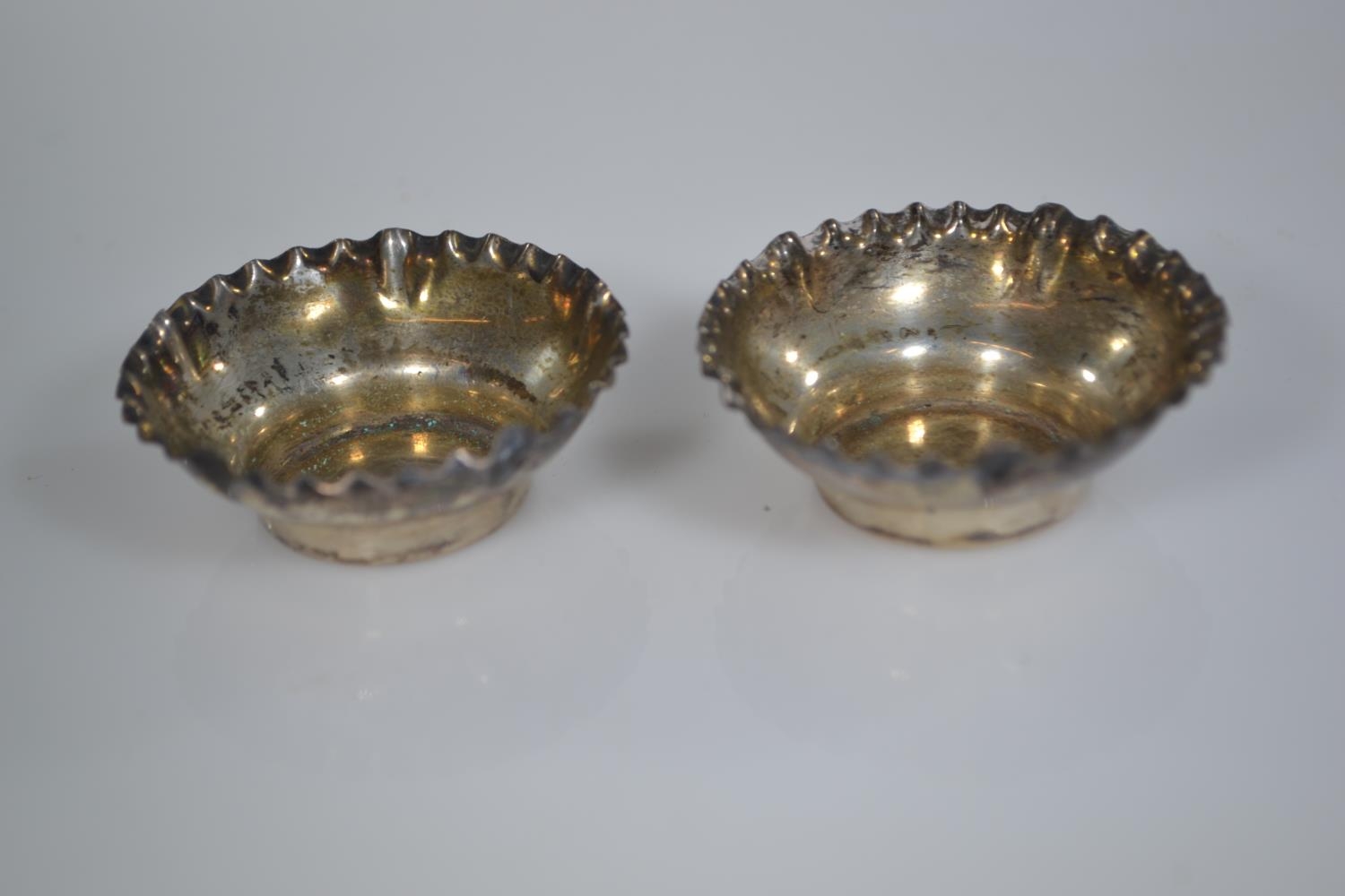 Cased pair of late Victorian silver salts & spoons, maker Thomas Hayes, Birmingham 1895, gross weigh - Image 5 of 8