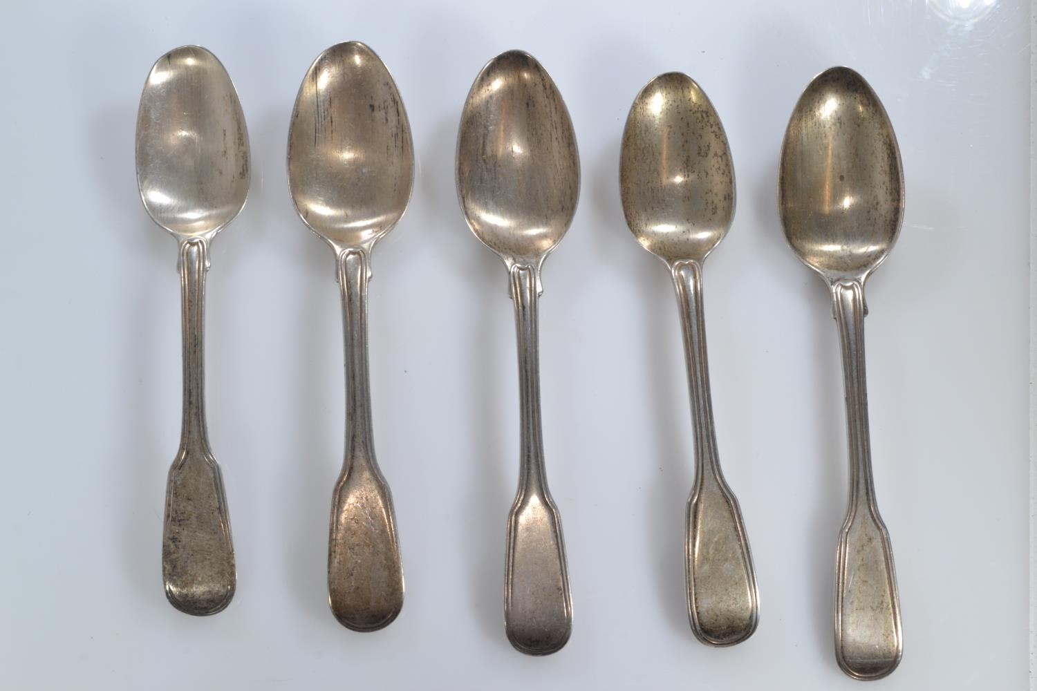 Set of five matched silver teaspoons, various makers & dates, gross weight 128 grams 