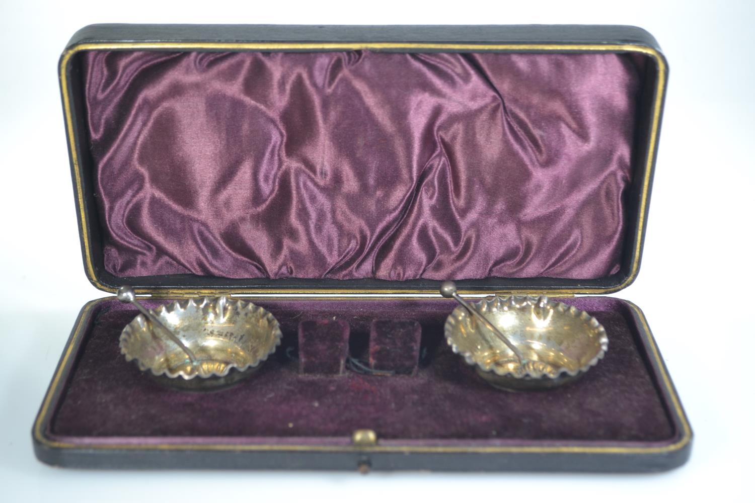 Cased pair of late Victorian silver salts & spoons, maker Thomas Hayes, Birmingham 1895, gross weigh